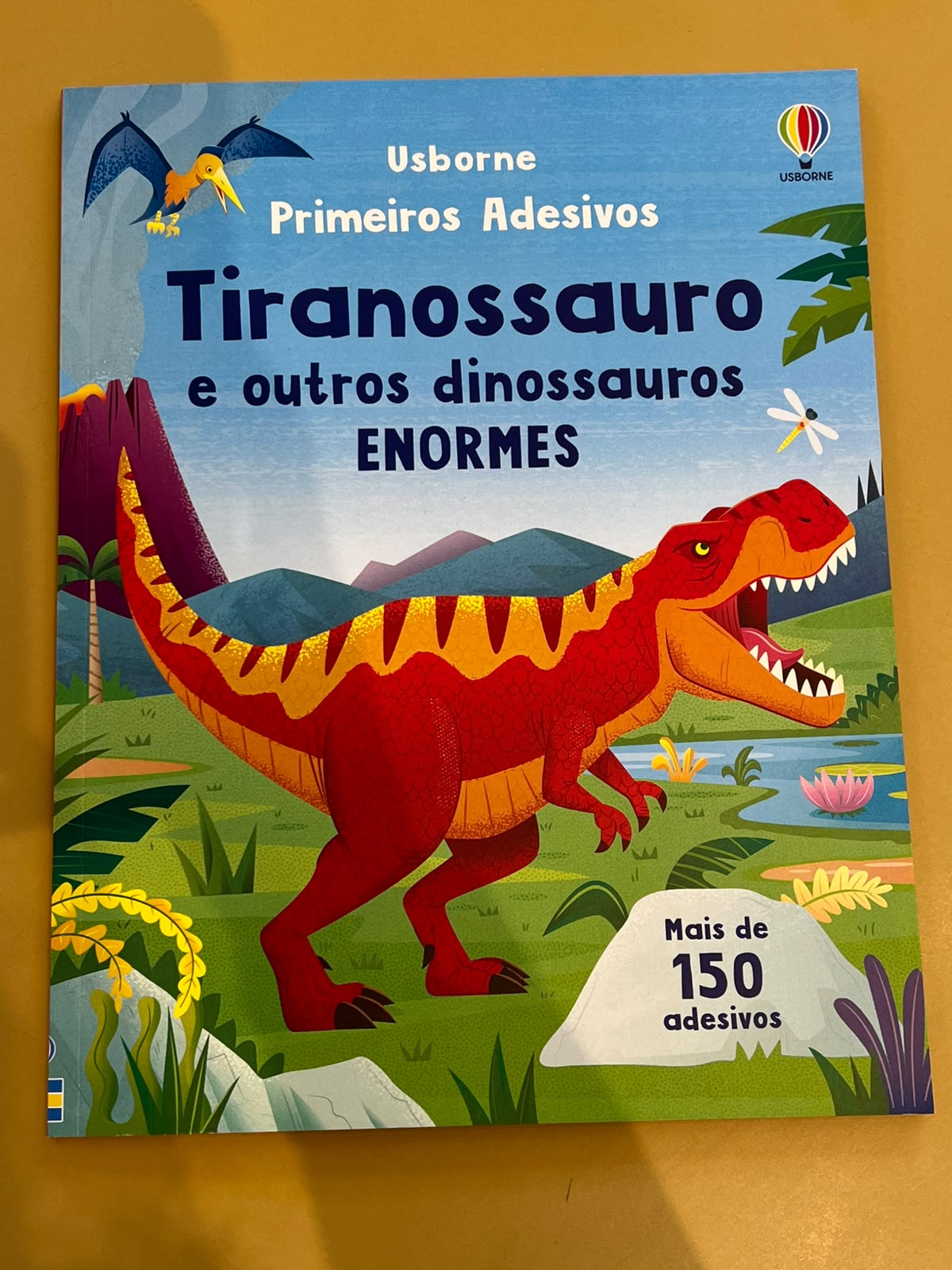 Tiranossauro e outros dinossauros enormes