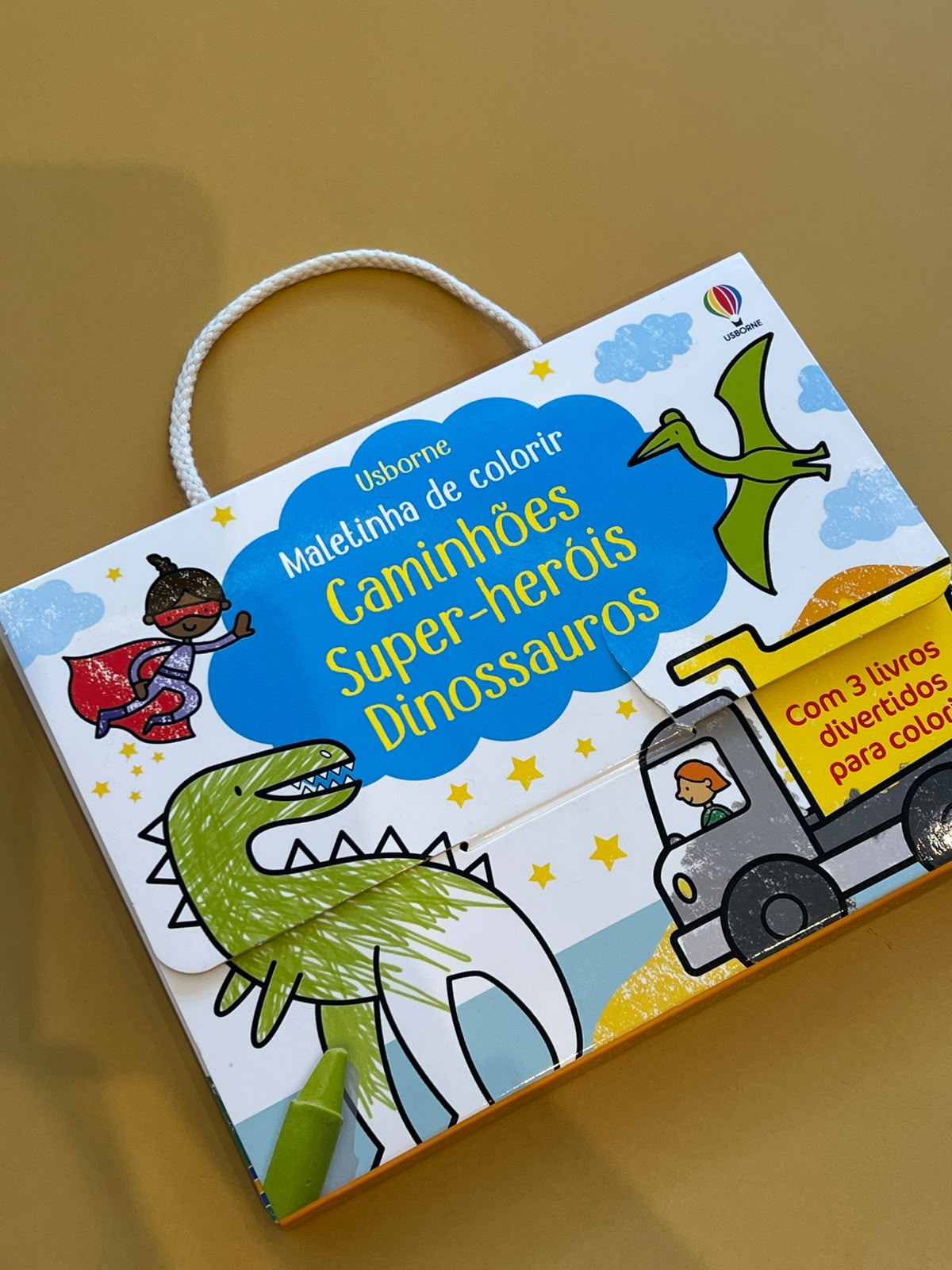 Maleta com 3 livros para colorir